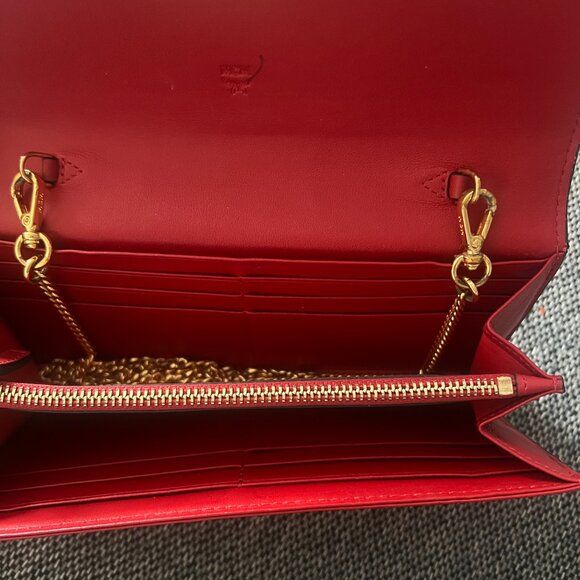 MCM Large Chain Wallet - Picture 2 of 6